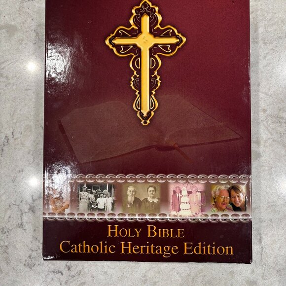 New Catholic Heritage Edition Holy Bible - Picture 1 of 6
